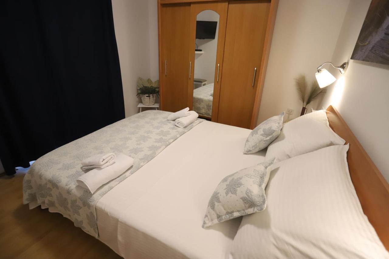 Apartment Relaxing Sea View, Okrug Gornji Exterior foto